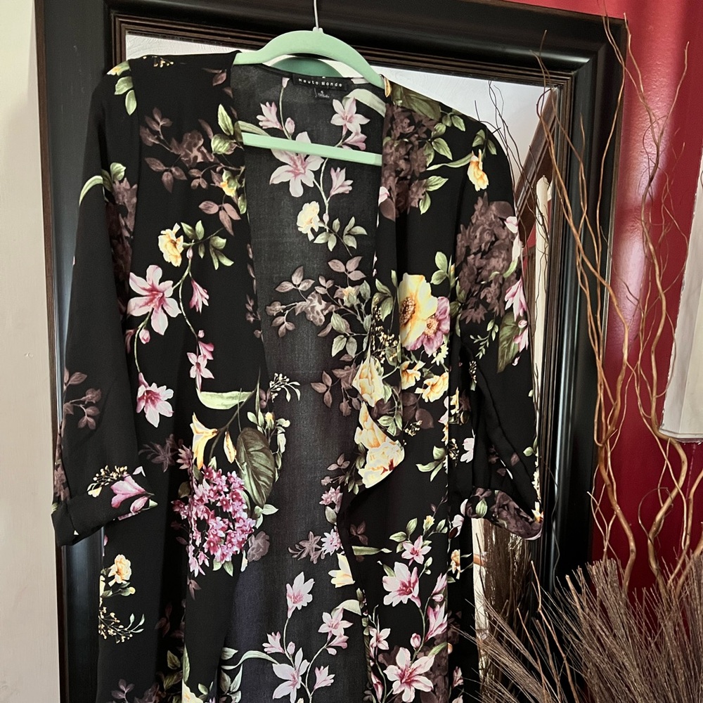 Black floral kimono